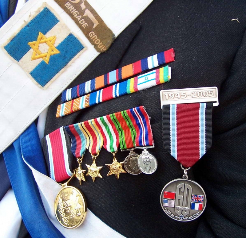 Detail Jewsh Brigade Veteran with medals and ribbons